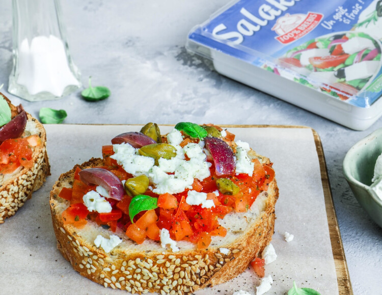 Dakos La Bruschetta Cr Toise Salakis Des Fromages De Brebis Pour